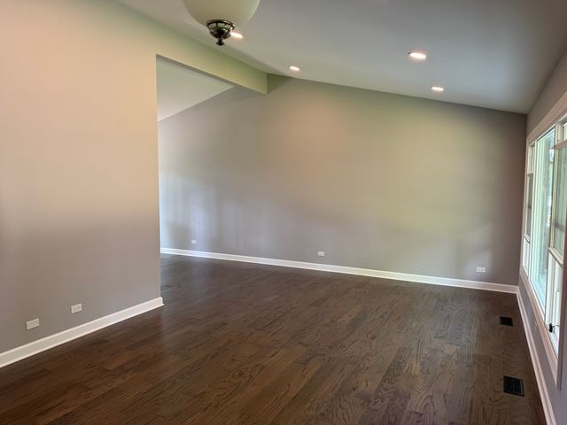 910 Fairlawn Avenue, Libertyville, IL 60048