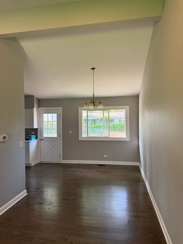 910 Fairlawn Avenue, Libertyville, IL 60048