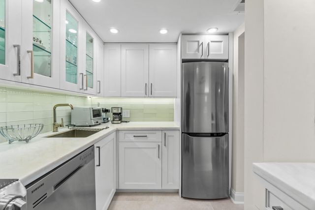 2780 S Ocean Boulevard 406, Palm Beach, FL 33480