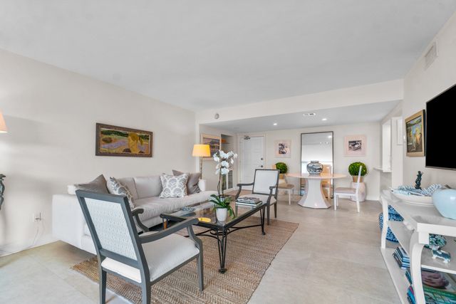 2780 S Ocean Boulevard 406, Palm Beach, FL 33480