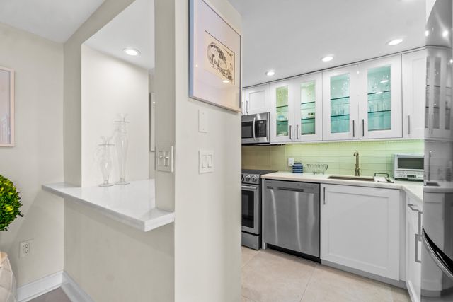 2780 S Ocean Boulevard 406, Palm Beach, FL 33480