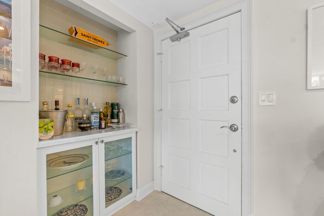 2780 S Ocean Boulevard 406, Palm Beach, FL 33480