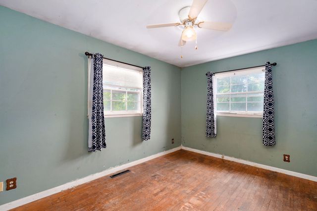 1428 South Pickwick Avenue, Springfield, MO 65804