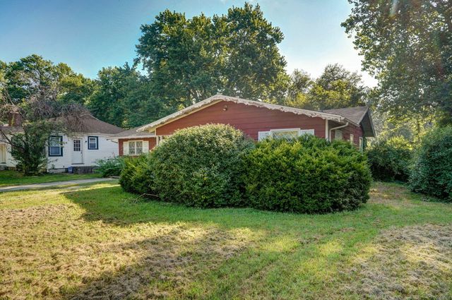 1428 South Pickwick Avenue, Springfield, MO 65804