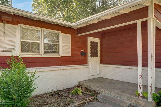 1428 South Pickwick Avenue, Springfield, MO 65804