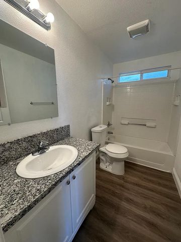 4620 34th St, Sacramento, CA 95820