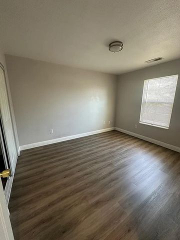 4620 34th St, Sacramento, CA 95820