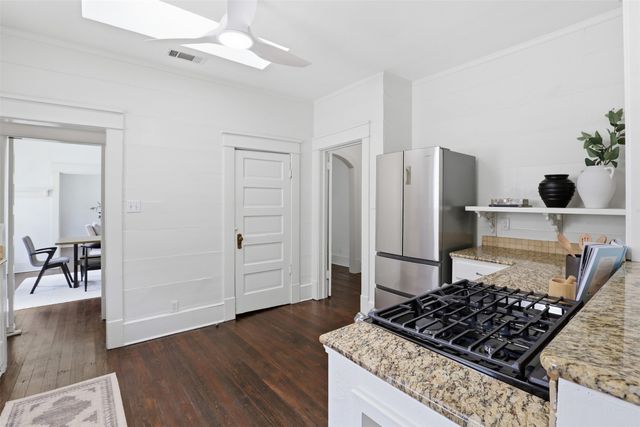1932 5th Avenue, Fort Worth, TX 76110