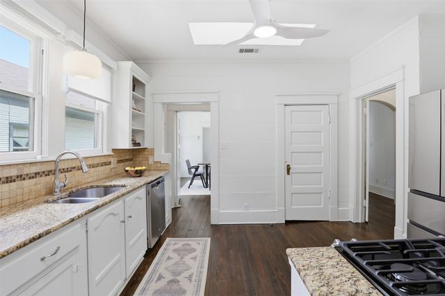 1932 5th Avenue, Fort Worth, TX 76110