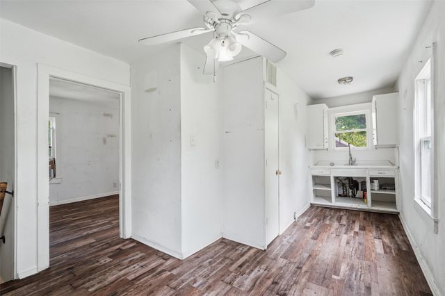 1932 5th Avenue, Fort Worth, TX 76110
