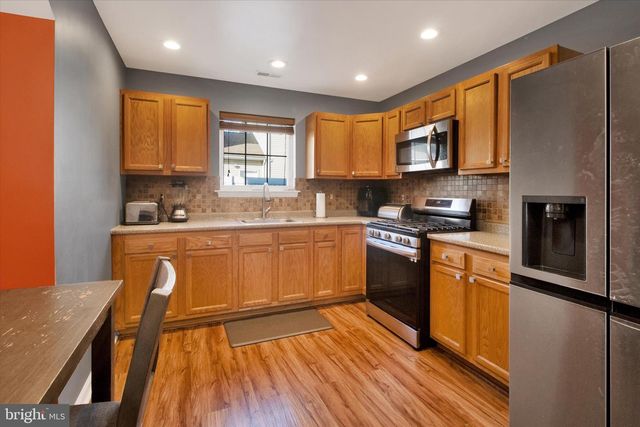 2008 W UNION ST, Chester, PA 19013