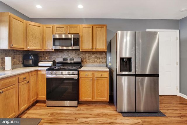 2008 W UNION ST, Chester, PA 19013