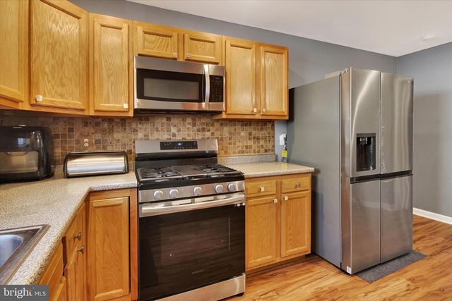 2008 W UNION ST, Chester, PA 19013