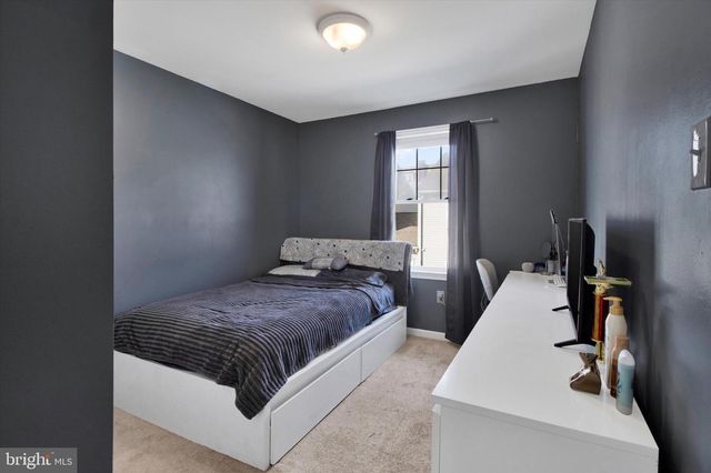 2008 W UNION ST, Chester, PA 19013