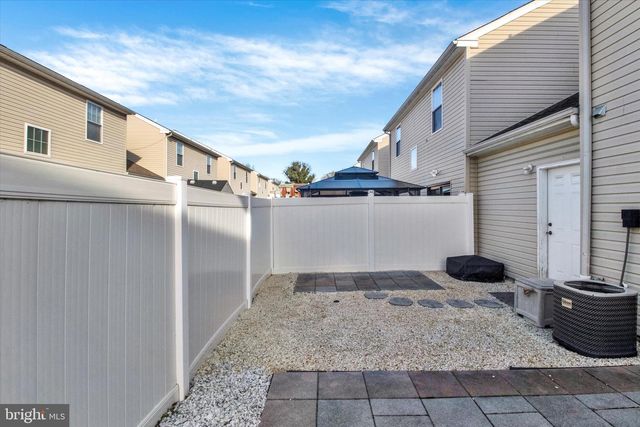 2008 W UNION ST, Chester, PA 19013