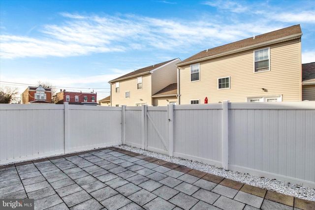 2008 W UNION ST, Chester, PA 19013