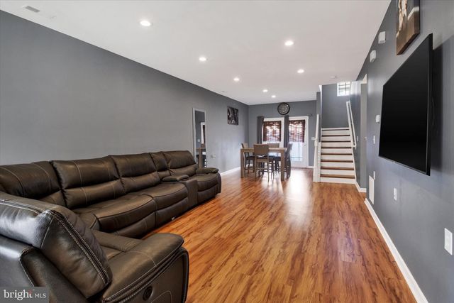 2008 W UNION ST, Chester, PA 19013