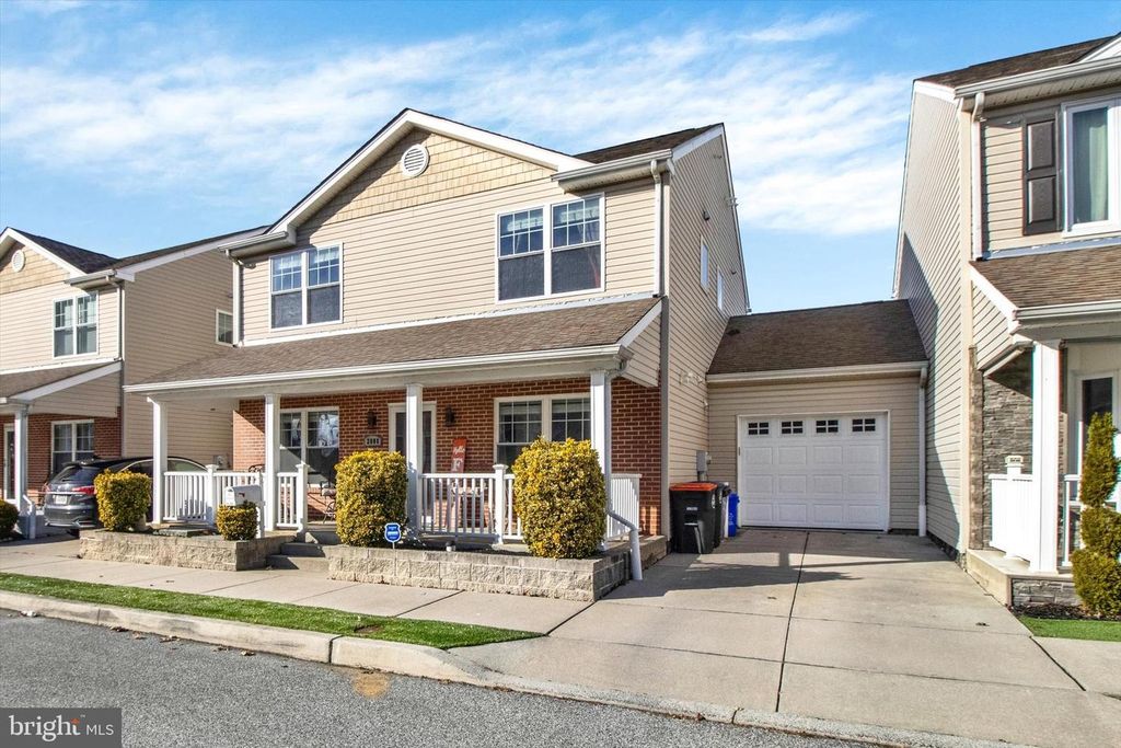 2008 W UNION ST, Chester, PA 19013