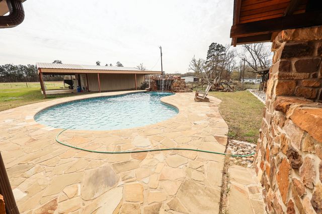 261 COUNTY ROAD 112, Carthage, TX 75633