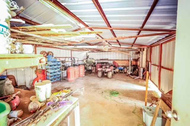 261 COUNTY ROAD 112, Carthage, TX 75633