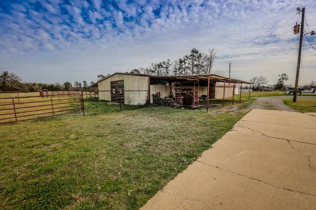 261 COUNTY ROAD 112, Carthage, TX 75633