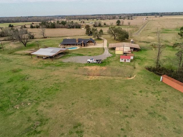 261 COUNTY ROAD 112, Carthage, TX 75633
