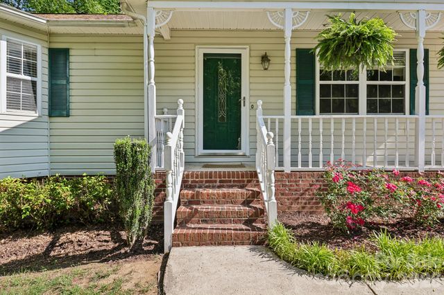 144 Mills Forest Lane, Mooresville, NC 28117