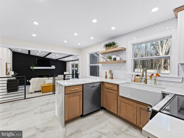 7 CHARTER OAK RD, Clementon, NJ 08021