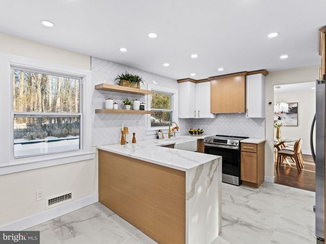 7 CHARTER OAK RD, Clementon, NJ 08021