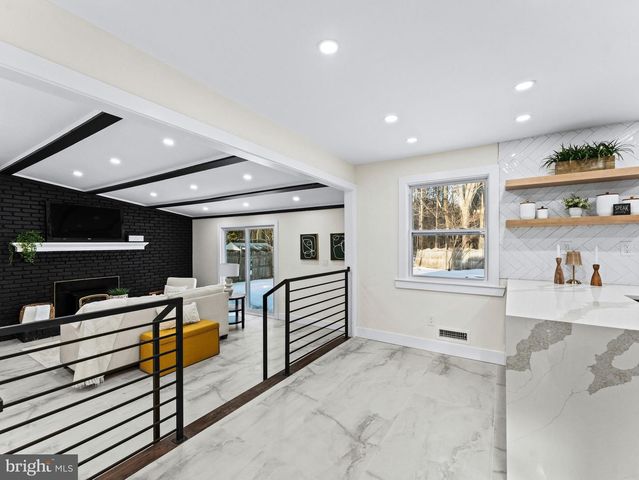 7 CHARTER OAK RD, Clementon, NJ 08021