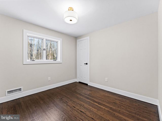 7 CHARTER OAK RD, Clementon, NJ 08021