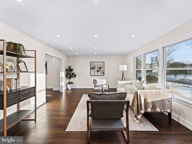 7 CHARTER OAK RD, Clementon, NJ 08021