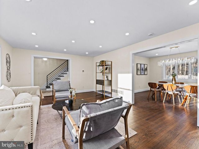 7 CHARTER OAK RD, Clementon, NJ 08021