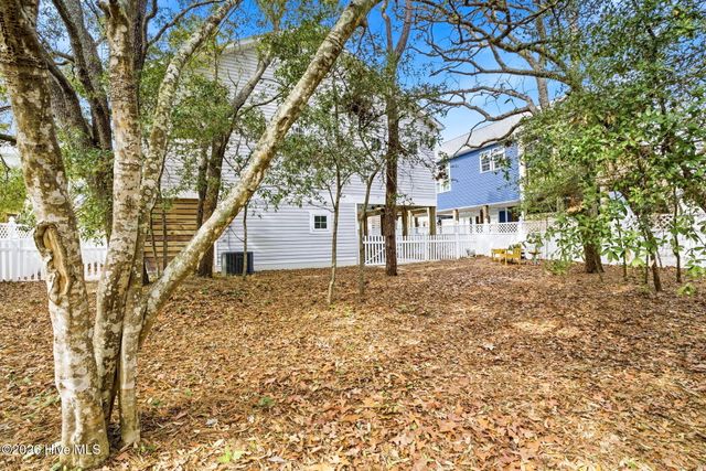214 NE 35th Street, Oak Island, NC 28465