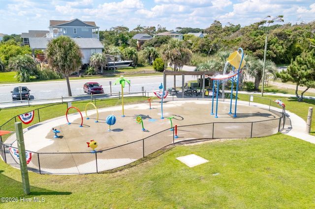 214 NE 35th Street, Oak Island, NC 28465