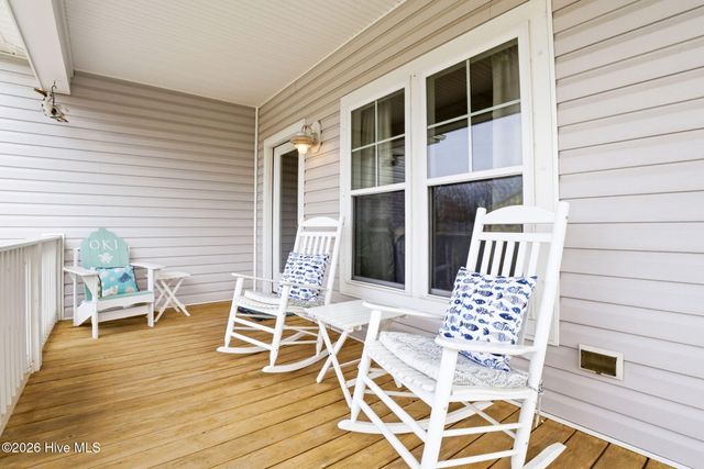 214 NE 35th Street, Oak Island, NC 28465