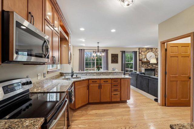 3622 Applewood DRIVE, Waukesha, WI 53189