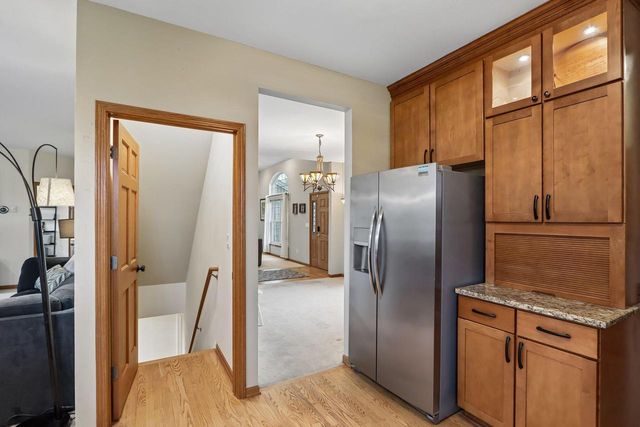 3622 Applewood DRIVE, Waukesha, WI 53189