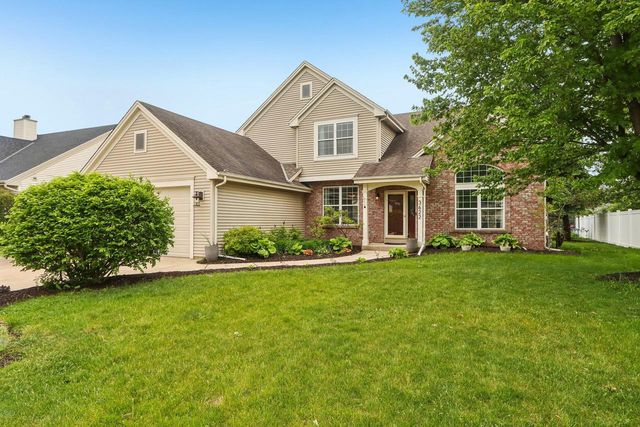 3622 Applewood DRIVE, Waukesha, WI 53189