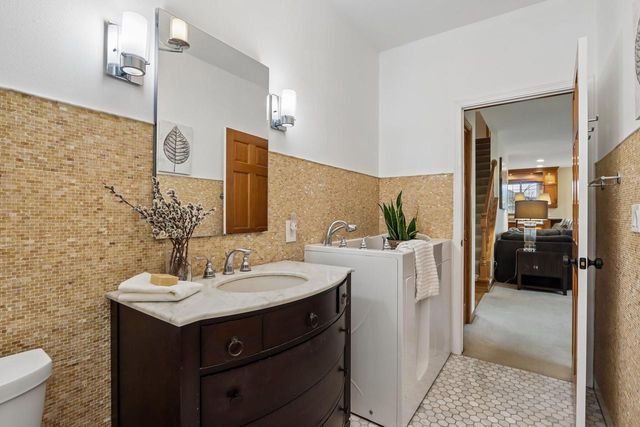 3622 Applewood DRIVE, Waukesha, WI 53189
