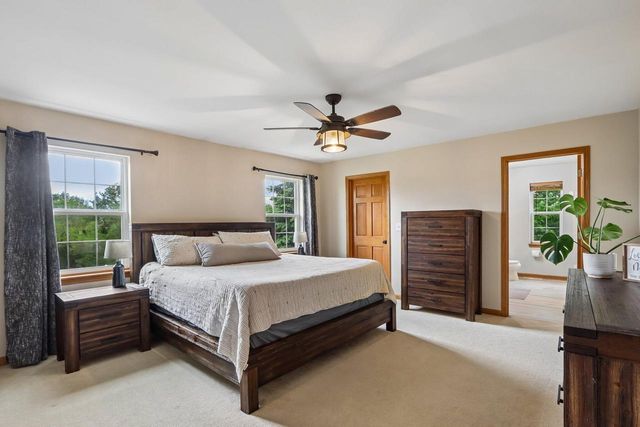 3622 Applewood DRIVE, Waukesha, WI 53189
