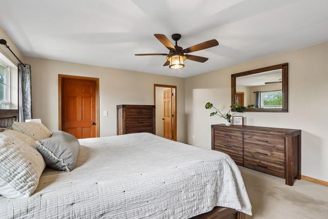 3622 Applewood DRIVE, Waukesha, WI 53189