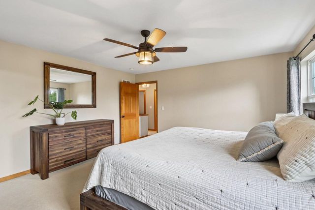 3622 Applewood DRIVE, Waukesha, WI 53189