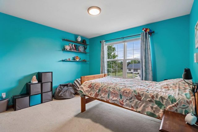 3622 Applewood DRIVE, Waukesha, WI 53189