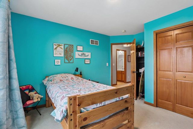 3622 Applewood DRIVE, Waukesha, WI 53189