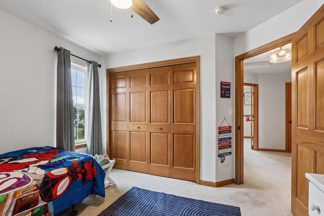 3622 Applewood DRIVE, Waukesha, WI 53189