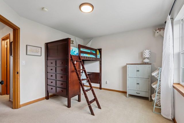 3622 Applewood DRIVE, Waukesha, WI 53189