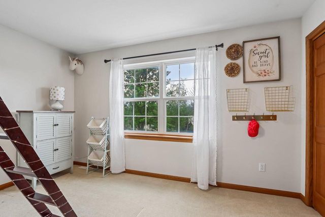 3622 Applewood DRIVE, Waukesha, WI 53189