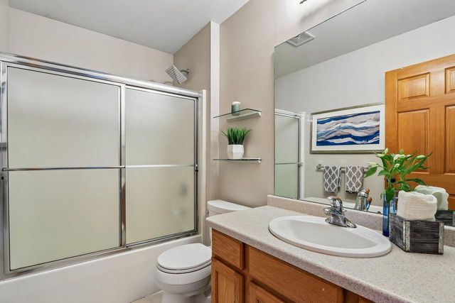 3622 Applewood DRIVE, Waukesha, WI 53189