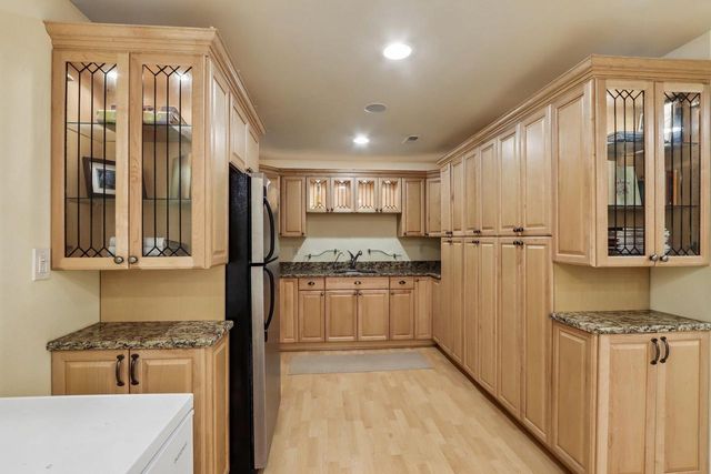 3622 Applewood DRIVE, Waukesha, WI 53189
